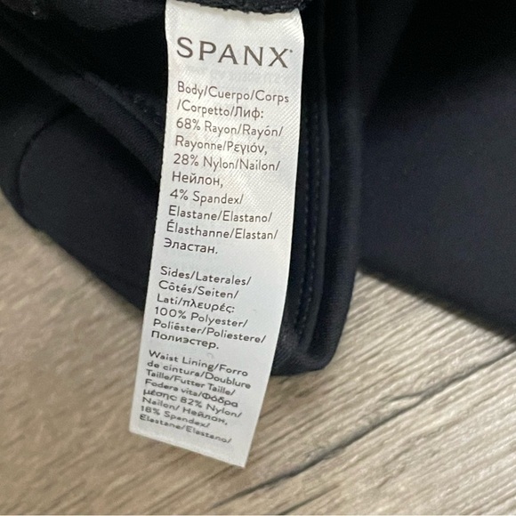 Spanx Perforated Faux Leather Panel Legging Very Black sz M - Picture 7 of 11